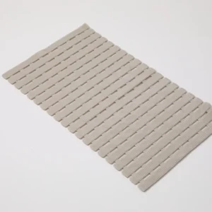Non-slip Shower/Bathtub mat with drain holes and suction cups